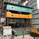 []南通2500吨四柱液压机一台。有效台面2.3x4米。多点顶.